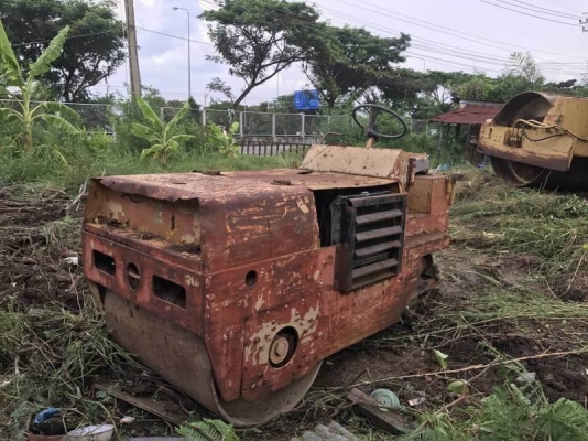 ขาย 80,000 บาท รถบดล้อเหล็ก หน้า -หลัง ขนาด 4 ตัน สภาพพร้อมใช้. เอกสารชื้อขาย  สินค้าอยู่  กทม โทร090-772-3708,090-772-3710