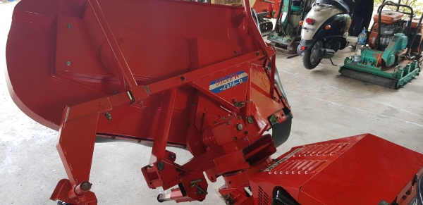 รถตัดหญ้านั่งขับ 4 wd รถตัดหญ้านั่งขับ 4 wd