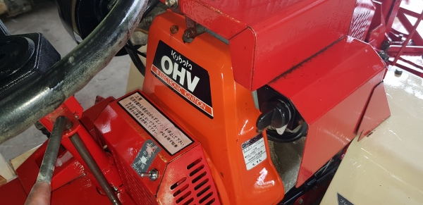 รถตัดหญ้านั่งขับ 4 wd รถตัดหญ้านั่งขับ 4 wd