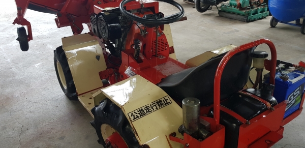 รถตัดหญ้านั่งขับ 4 wd รถตัดหญ้านั่งขับ 4 wd