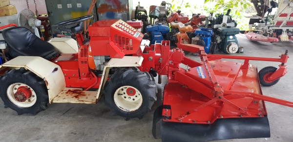 รถตัดหญ้านั่งขับ 4 wd รถตัดหญ้านั่งขับ 4 wd