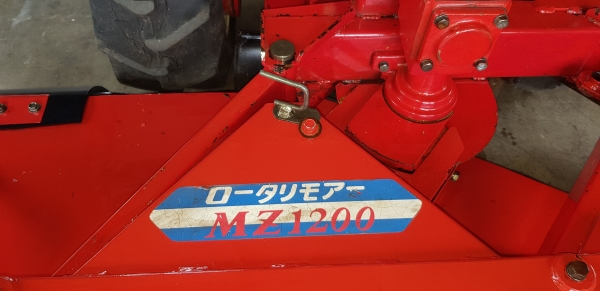 รถตัดหญ้านั่งขับ 4 wd รถตัดหญ้านั่งขับ 4 wd