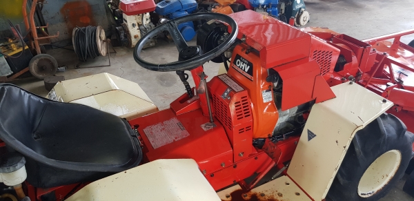 รถตัดหญ้านั่งขับ 4 wd รถตัดหญ้านั่งขับ 4 wd