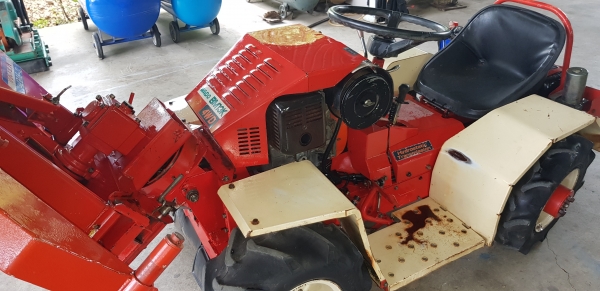 รถตัดหญ้านั่งขับ 4 wd รถตัดหญ้านั่งขับ 4 wd