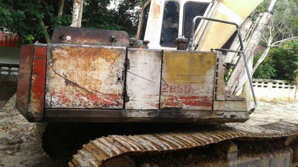 รถขุดsumitomo F2 ขนาด120...รถพร้อมใช้สภายภายนอกไม่สวย แต่รถดี ช่วงล่างดี เอวแน่น