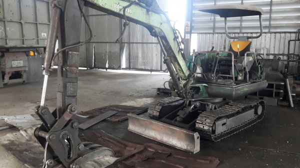 รถแบคโฮ Komatsu PC30  ไม่มีเล่มทะเบียน