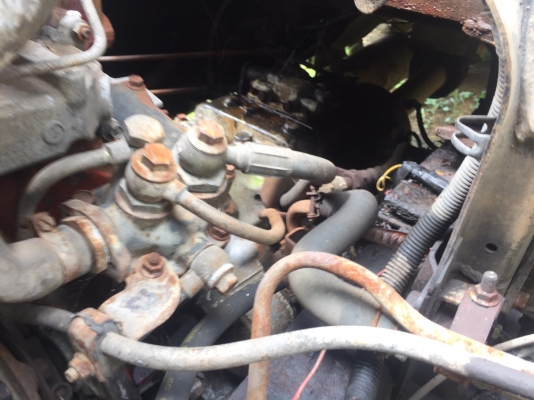 ขายหัวคัสซี6ล้อ 210แรงปี2543..Hino FF1JGKD เครื่องJO8C. รถขนขยะ หัวสวย เครื่องดี คัสซีมีร้าวต้องทำ