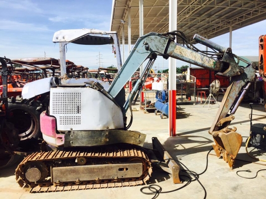 รถขุดมือ 2 KOMATSU PC28UU