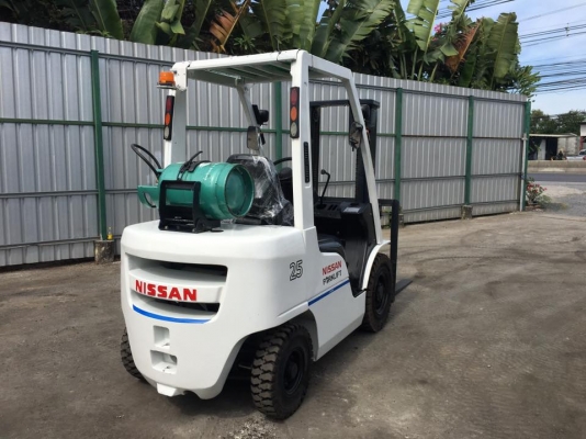 ขาย NISSAN รุ่นใหม่ 2.5 ตัน 3 เมตร เบนซิน/แก๊สโรงงาน ออโต้ สวยมากพร้อมใช้งาน 220,000 บาท 094-426-7888 จะเด็ด