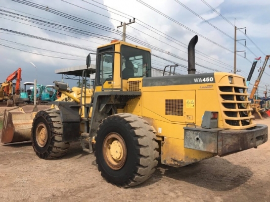 ขายรถตักล้อยาง KOMATSU WA450-3E รถนอกนำเข้าจากญี่ปุ่น สภาพสวยพร้อมใช้งาน มีVDOการทำงานครับ