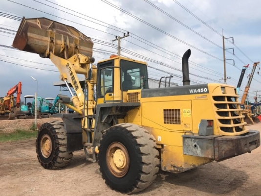 ขายรถตักล้อยาง KOMATSU WA450-3E รถนอกนำเข้าจากญี่ปุ่น สภาพสวยพร้อมใช้งาน มีVDOการทำงานครับ
