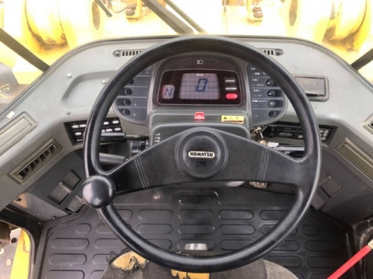 ขายรถตักล้อยาง KOMATSU WA450-3E รถนอกนำเข้าจากญี่ปุ่น สภาพสวยพร้อมใช้งาน มีVDOการทำงานครับ