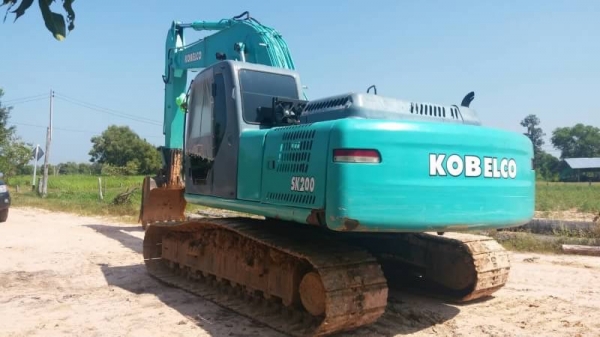 ขาย 835,000 KOBELCO sk 200-6 ไฟฟ้าครบ เครื่องดี ปั้มแรง เอวแน่น ช่วงล่างเต็มสวย แอร์หนาว เอกสารใบประมูล jssr รถสวยพร้อมใช้ รถอยู่ มหาสารคาม 090-772-3710 090-772-3708