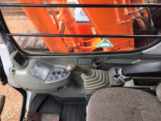 ขายรถแบคโฮ HITACHI EX130-5 มีลายหัวกระแทก รถนอกนำเข้าจากญี่ปุ่น สภาพสวยพร้อมใช้ มีVDOการทำงานครับ ขายรถแบคโฮ HITACHI EX130-5 มีลายหัวกระแทก รถนอกนำเข้าจากญี่ปุ่น สภาพสวยพร้อมใช้ มีVDOการทำงานครับ