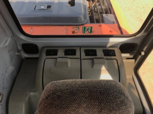 ขายรถแบคโฮ HITACHI EX130-5 มีลายหัวกระแทก รถนอกนำเข้าจากญี่ปุ่น สภาพสวยพร้อมใช้ มีVDOการทำงานครับ ขายรถแบคโฮ HITACHI EX130-5 มีลายหัวกระแทก รถนอกนำเข้าจากญี่ปุ่น สภาพสวยพร้อมใช้ มีVDOการทำงานครับ