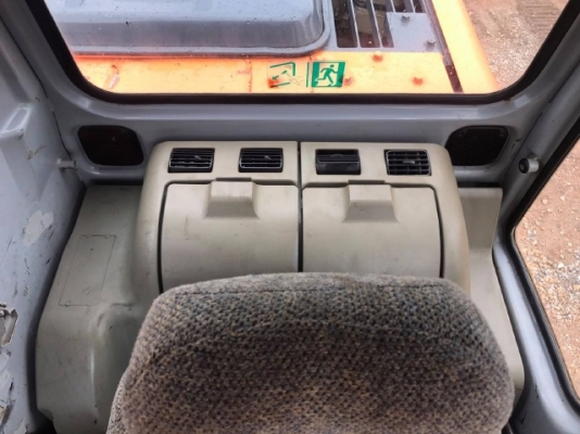 ขายรถแบคโฮ HITACHI EX130-5 มีลายหัวกระแทก รถนอกนำเข้าจากญี่ปุ่น สภาพสวยพร้อมใช้ มีVDOการทำงานครับ ขายรถแบคโฮ HITACHI EX130-5 มีลายหัวกระแทก รถนอกนำเข้าจากญี่ปุ่น สภาพสวยพร้อมใช้ มีVDOการทำงานครับ