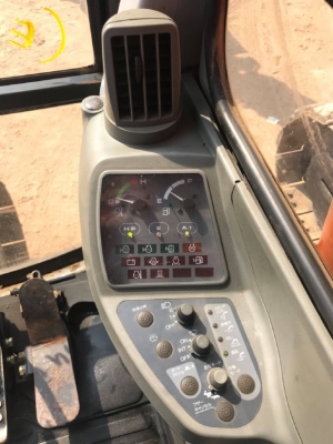 ขายรถแบคโฮ HITACHI EX130-5 มีลายหัวกระแทก รถนอกนำเข้าจากญี่ปุ่น สภาพสวยพร้อมใช้ มีVDOการทำงานครับ ขายรถแบคโฮ HITACHI EX130-5 มีลายหัวกระแทก รถนอกนำเข้าจากญี่ปุ่น สภาพสวยพร้อมใช้ มีVDOการทำงานครับ