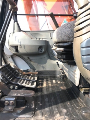 ขายรถแบคโฮ HITACHI EX130-5 มีลายหัวกระแทก รถนอกนำเข้าจากญี่ปุ่น สภาพสวยพร้อมใช้ มีVDOการทำงานครับ ขายรถแบคโฮ HITACHI EX130-5 มีลายหัวกระแทก รถนอกนำเข้าจากญี่ปุ่น สภาพสวยพร้อมใช้ มีVDOการทำงานครับ