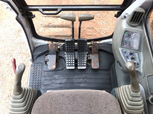 ขายรถแบคโฮ HITACHI EX130-5 มีลายหัวกระแทก รถนอกนำเข้าจากญี่ปุ่น สภาพสวยพร้อมใช้ มีVDOการทำงานครับ ขายรถแบคโฮ HITACHI EX130-5 มีลายหัวกระแทก รถนอกนำเข้าจากญี่ปุ่น สภาพสวยพร้อมใช้ มีVDOการทำงานครับ