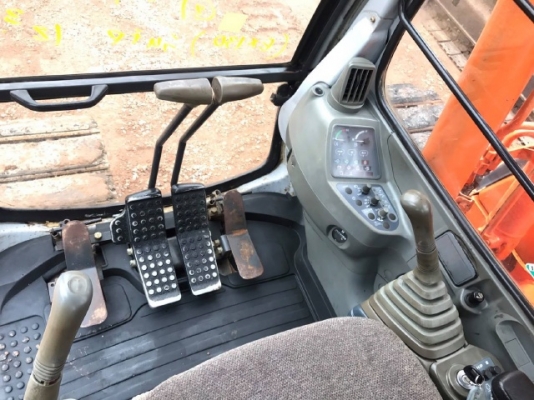 ขายรถแบคโฮ HITACHI EX130-5 มีลายหัวกระแทก รถนอกนำเข้าจากญี่ปุ่น สภาพสวยพร้อมใช้ มีVDOการทำงานครับ ขายรถแบคโฮ HITACHI EX130-5 มีลายหัวกระแทก รถนอกนำเข้าจากญี่ปุ่น สภาพสวยพร้อมใช้ มีVDOการทำงานครับ