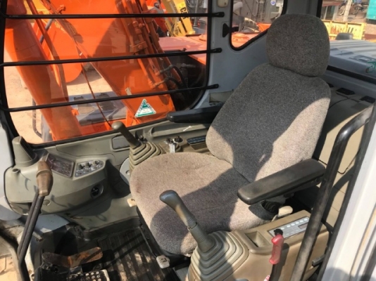 ขายรถแบคโฮ HITACHI EX130-5 มีลายหัวกระแทก รถนอกนำเข้าจากญี่ปุ่น สภาพสวยพร้อมใช้ มีVDOการทำงานครับ ขายรถแบคโฮ HITACHI EX130-5 มีลายหัวกระแทก รถนอกนำเข้าจากญี่ปุ่น สภาพสวยพร้อมใช้ มีVDOการทำงานครับ