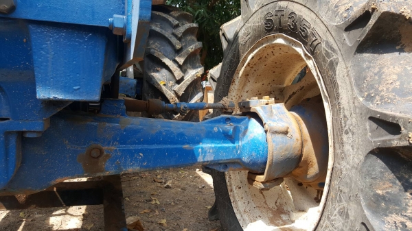 ขายด่วนครับ ford 6610 ไอดีโต หัวฉีดเตี้ย รถเต็มตัวครับ คานหน้า คาราโร่ 520000