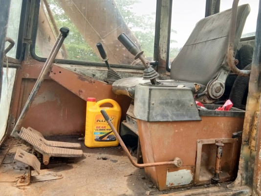 ขออนุญาติขายรถ CAT E120 เดิมๆทั้งคันโช่ใหม่ลอนเลอใหม่เครื่องเดิมปั้มเดิมตัวเดินดีเครื่องปั้มแรงดีมากๆบูมอามยามพิเษศเอวมีขยับบ้างมีรั่วไหลบ้างแต่พร้อมใช้ ราคา 435000 สนใจติดต่อ 0853224877-0988930465