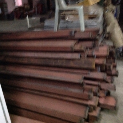 เหล็กรางยู 6 นิ้วยาว 2.7-3 เมตรมี 8 ตันราคากิโลละ 12 บาท