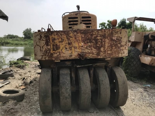 ขาย 185,000 บาท รถบดล้อยาง 11 ล้อ KAWASAKI KR-15 เครื่องดี เกียร์ดี สภาพพร้อมใช้ เอกสารเล่มทะเบียน  รถอยู่ กทม โทร&amp;ไอดีไลน์ 0610710295