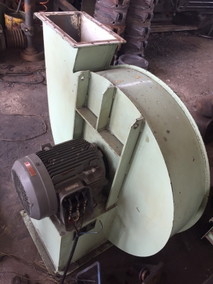 เครื่องเป่าลมโบวโว่ขนาดใหญ่ มอเตอร์5.5เเรงมึตซู3เฟส เเรงลมสูงเดึนเงียบ ราคา15000฿ สนใจโทร085-1191744