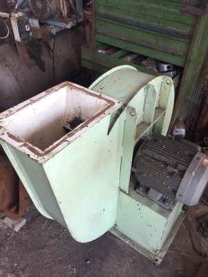 เครื่องเป่าลมโบวโว่ขนาดใหญ่ มอเตอร์5.5เเรงมึตซู3เฟส เเรงลมสูงเดึนเงียบ ราคา15000฿ สนใจโทร085-1191744