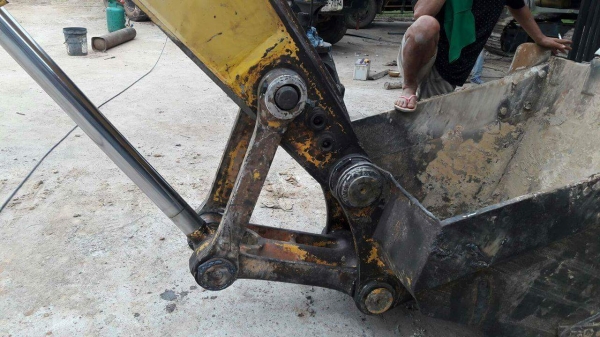 KOMATSU PC200-7เอกสารเล่มทะเบียน สภาพดีพร้อมใช้งาน ไฟฟ้าเต็ม ช่วงล่างดี อยู่ภาคอิสาน ราคา1,220,000บ. สนใจ 0835601591 หรือ 0903494058 KOMATSU PC200-7เอกสารเล่มทะเบียน สภาพดีพร้อมใช้งาน ไฟฟ้าเต็ม ช่วงล่างดี อยู่ภาคอิสาน ราคา1,220,000บ. สนใจ 0835601591 หรือ 0903494058