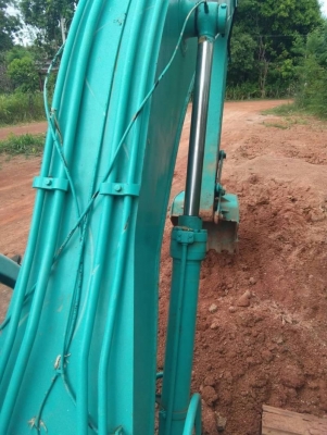 ขาย 585,000 KOBELCO SK 200-5  ไฟฟ้าครบ เครื่องดี ปั้มแรง เอวแน่น ช่วงล่างดี เอกสารทะเบียนครบพร้อมโอน  รถอยู่ สกลนคร 090-772-3710 090-772-3708