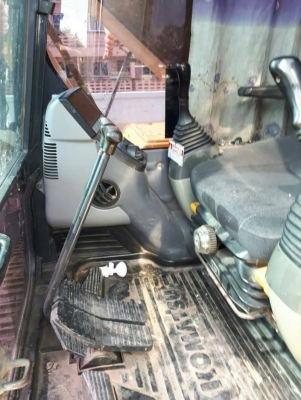 ขาย 1,365,000 KOMATSU PC200-8 ทำงาน 10,952 ชม. เครืองดี ปั้มแรง โช่หนา เอวแน่น ไฟฟ้าครบ เล่มทะเบียน รถอยู่ ปทุมธานี 090-772-3710 090-772-3708