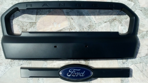 กระจังหน้า ฟอร์ดT6 MC สีดำ แท้ ถอดป้ายแดง กระจังหน้า ฟอร์ดT6 MC สีดำ แท้ ถอดป้ายแดง