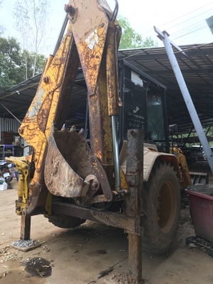 รถตักหน้าขุดหลัง เครื่องดี ปั้มแรง ไม่โหลดครับ ใช้งานได้ดี แปลงคอลโทรลเหมือนแบ็คโฮแล้วครับ