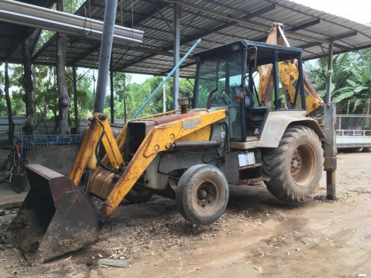 รถตักหน้าขุดหลัง เครื่องดี ปั้มแรง ไม่โหลดครับ ใช้งานได้ดี แปลงคอลโทรลเหมือนแบ็คโฮแล้วครับ