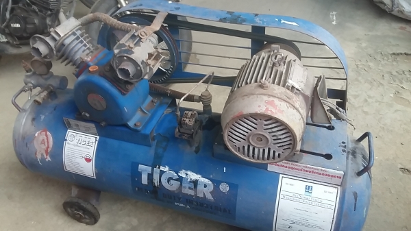 ขาย ปั้มลมมือสอง tiger 2แรงมอเตอ3แรงไฟ3เฟส ใช้งานได้ค่ะ สนใจทักค่ะ 0898147679 ขาย ปั้มลมมือสอง tiger 2แรงมอเตอ3แรงไฟ3เฟส ใช้งานได้ค่ะ สนใจทักค่ะ 0898147679