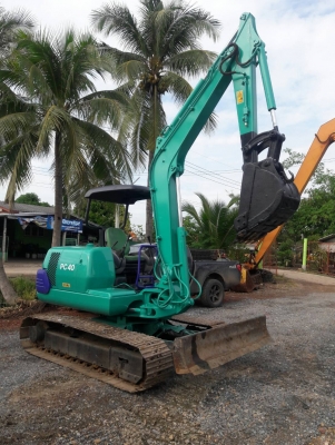 ขายKOMATSU PC40-7  เก่าญี่ปุ่นแท้ 4,XXX  ชั่วโมง  มีลายแย๊ก เครื่องปั๊มดี  เช็คระบบ  พร้อมทำสีใหม่  ลองระบบกันได้ทุกวัน  โทร 089-3818694  ดวงนภา