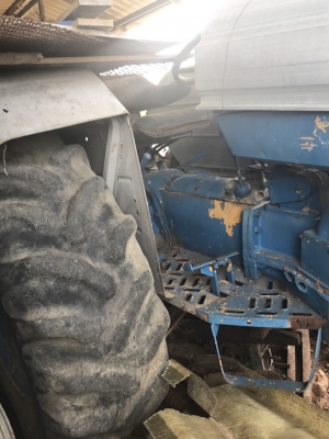 ขายด่วน รถไถ inter 75แรง เพลาเดียว ไม่มีอุปกรณ์ ใช้ลากของได้ เครืองดี ขาย75000 ขายด่วน รถไถ inter 75แรง เพลาเดียว ไม่มีอุปกรณ์ ใช้ลากของได้ เครืองดี ขาย75000