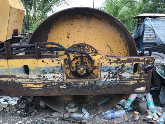 ขาย 325,000 บาท รถบด BETELLI  2 เพลา เครื่องดี. เกียร์ดี สภาพพร้อมใช้.  เอกสารชื้อขาย  รถอยู่ กทม โทร&amp;ไอดีไลน์ 0610710295