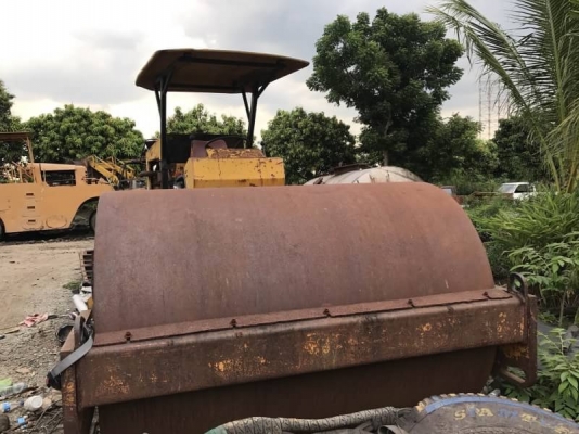 ขาย 325,000 บาท รถบด BETELLI  2 เพลา เครื่องดี. เกียร์ดี สภาพพร้อมใช้.  เอกสารชื้อขาย  รถอยู่ กทม โทร&amp;ไอดีไลน์ 0610710295