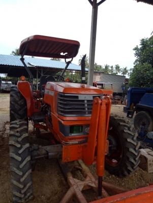 ขายด่วน รถไถ kubota m5500 2เพลา มีใบดันหน้า รถใช้เป็นรถอัดฟาง สภาพพร้อมใช้ เอกสาร เล่มทะเบียนพร้อมโอน ขาย 265000 บาท ขายด่วน รถไถ kubota m5500 2เพลา มีใบดันหน้า รถใช้เป็นรถอัดฟาง สภาพพร้อมใช้ เอกสาร เล่มทะเบียนพร้อมโอน ขาย 265000 บาท