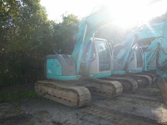 รถขุด KOBELCO SK135SR-1E YY03 รถขุด KOBELCO SK135SR-1E YY03