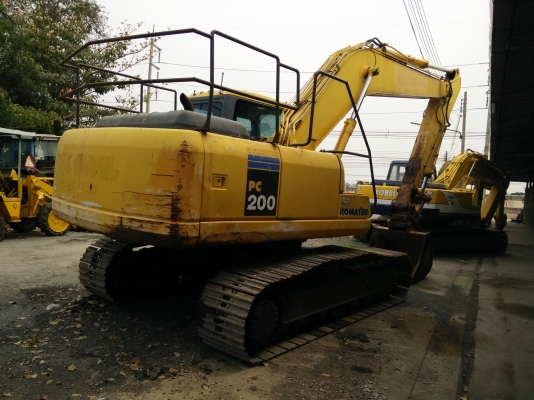 รถแม็คโค KOMATSU PC200-7 สภาพสวยใช้งานได้ปกติ สนใจติดต่อสันต์