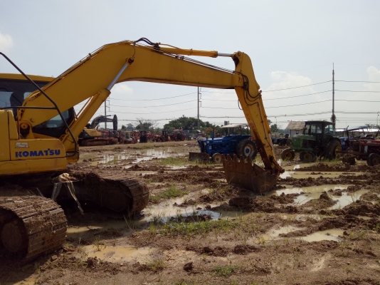 รถขุดมือสอง