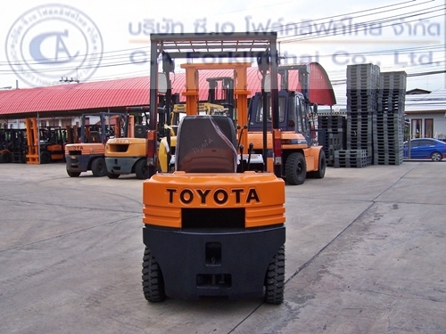 ขาย รถโฟล์คลิฟท์ TOYOTA รุ่น 5FD15