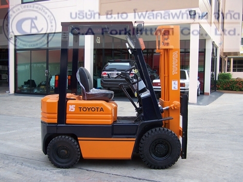 ขาย รถโฟล์คลิฟท์ TOYOTA รุ่น 5FD15