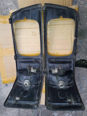 ขายอะไหล่รถตู้ครอบไฟหน้าL300 สวยๆตามภาพคู่ละ1600-รวมส่งทั่วไทย สนใจ081-791-5677