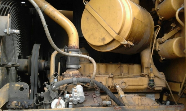 รถตักล้อยาง CAT 936 E